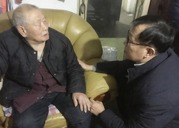 \\192.168.15.4\temp\08-辦公室\黃家懷\每日新聞稿\2019.1.24公司領(lǐng)導慰問離休老干部\0.jpg